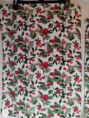 Set of 2 holiday Christmas dish tea towels Threshold brand white mistletoe green